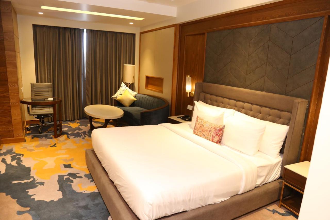 Dreamz Inn & Suites Zirakpur Exteriér fotografie
