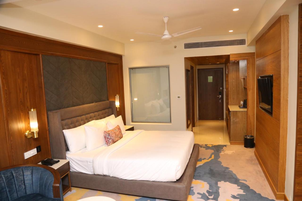 Dreamz Inn & Suites Zirakpur Exteriér fotografie