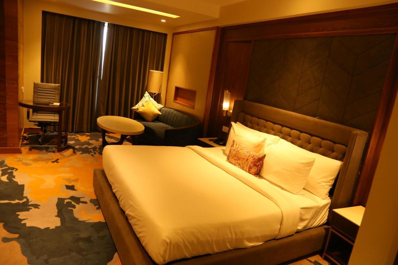 Dreamz Inn & Suites Zirakpur Exteriér fotografie